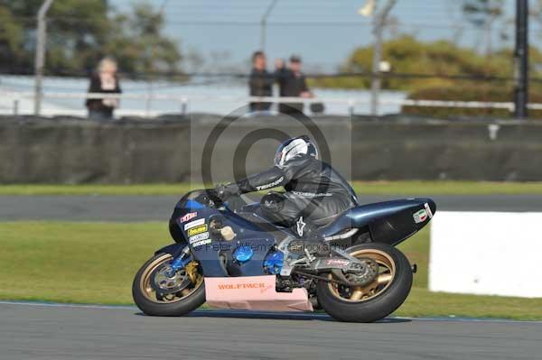 Motorcycle action photographs;donington;donington park leicestershire;donington photographs;event digital images;eventdigitalimages;no limits trackday;peter wileman photography;trackday;trackday digital images;trackday photos