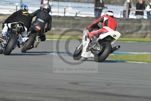 Motorcycle action photographs;donington;donington park leicestershire;donington photographs;event digital images;eventdigitalimages;no limits trackday;peter wileman photography;trackday;trackday digital images;trackday photos