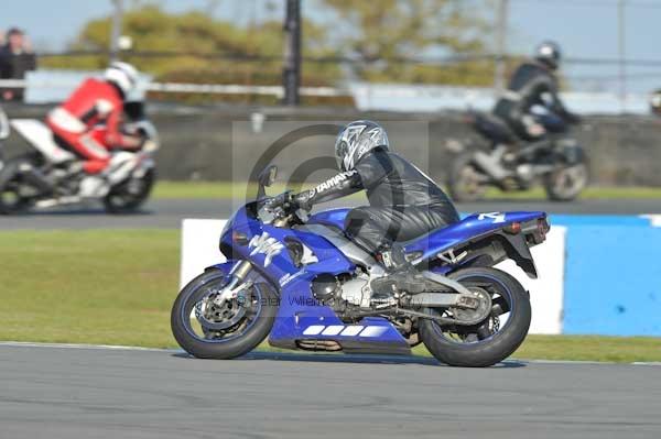 Motorcycle action photographs;donington;donington park leicestershire;donington photographs;event digital images;eventdigitalimages;no limits trackday;peter wileman photography;trackday;trackday digital images;trackday photos