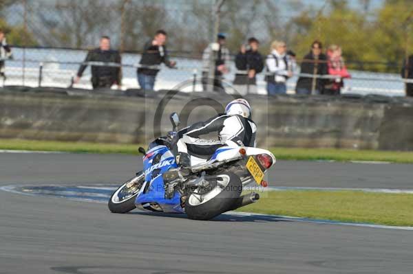 Motorcycle action photographs;donington;donington park leicestershire;donington photographs;event digital images;eventdigitalimages;no limits trackday;peter wileman photography;trackday;trackday digital images;trackday photos