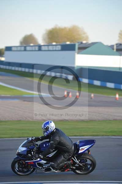 Motorcycle action photographs;donington;donington park leicestershire;donington photographs;event digital images;eventdigitalimages;no limits trackday;peter wileman photography;trackday;trackday digital images;trackday photos