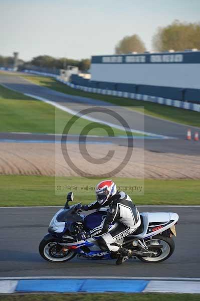 Motorcycle action photographs;donington;donington park leicestershire;donington photographs;event digital images;eventdigitalimages;no limits trackday;peter wileman photography;trackday;trackday digital images;trackday photos