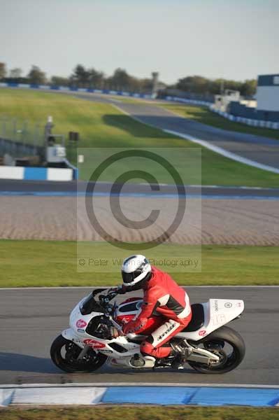 Motorcycle action photographs;donington;donington park leicestershire;donington photographs;event digital images;eventdigitalimages;no limits trackday;peter wileman photography;trackday;trackday digital images;trackday photos