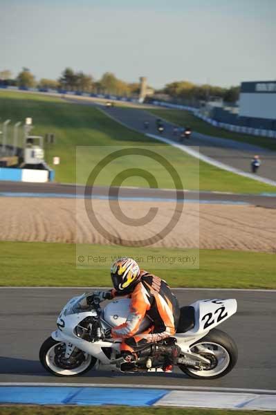Motorcycle action photographs;donington;donington park leicestershire;donington photographs;event digital images;eventdigitalimages;no limits trackday;peter wileman photography;trackday;trackday digital images;trackday photos