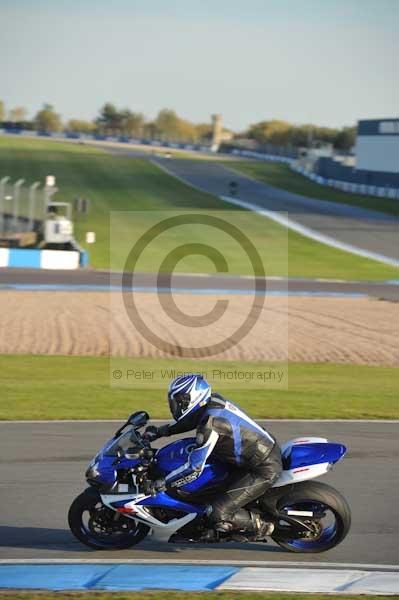 Motorcycle action photographs;donington;donington park leicestershire;donington photographs;event digital images;eventdigitalimages;no limits trackday;peter wileman photography;trackday;trackday digital images;trackday photos