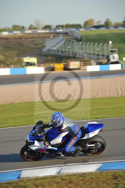 Motorcycle action photographs;donington;donington park leicestershire;donington photographs;event digital images;eventdigitalimages;no limits trackday;peter wileman photography;trackday;trackday digital images;trackday photos