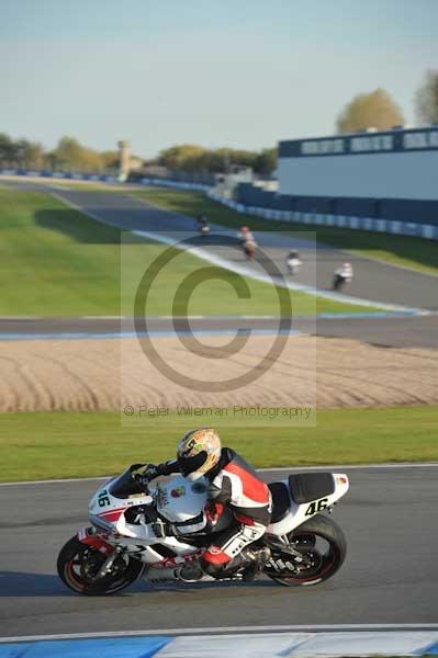 Motorcycle action photographs;donington;donington park leicestershire;donington photographs;event digital images;eventdigitalimages;no limits trackday;peter wileman photography;trackday;trackday digital images;trackday photos