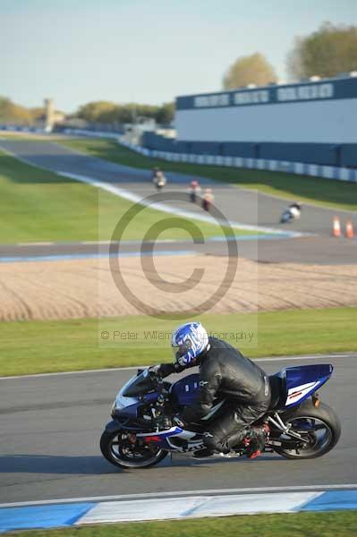 Motorcycle action photographs;donington;donington park leicestershire;donington photographs;event digital images;eventdigitalimages;no limits trackday;peter wileman photography;trackday;trackday digital images;trackday photos