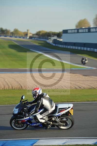 Motorcycle action photographs;donington;donington park leicestershire;donington photographs;event digital images;eventdigitalimages;no limits trackday;peter wileman photography;trackday;trackday digital images;trackday photos
