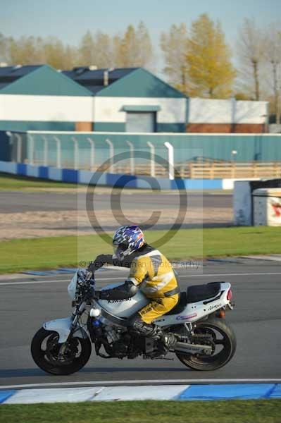 Motorcycle action photographs;donington;donington park leicestershire;donington photographs;event digital images;eventdigitalimages;no limits trackday;peter wileman photography;trackday;trackday digital images;trackday photos