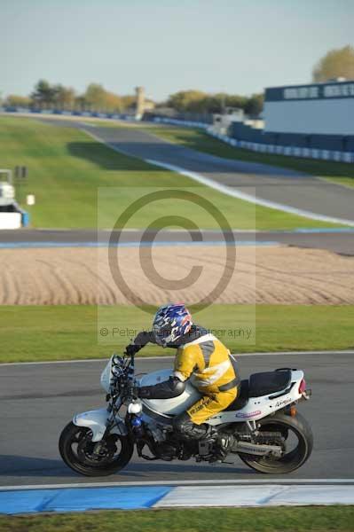 Motorcycle action photographs;donington;donington park leicestershire;donington photographs;event digital images;eventdigitalimages;no limits trackday;peter wileman photography;trackday;trackday digital images;trackday photos
