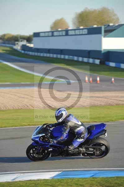 Motorcycle action photographs;donington;donington park leicestershire;donington photographs;event digital images;eventdigitalimages;no limits trackday;peter wileman photography;trackday;trackday digital images;trackday photos