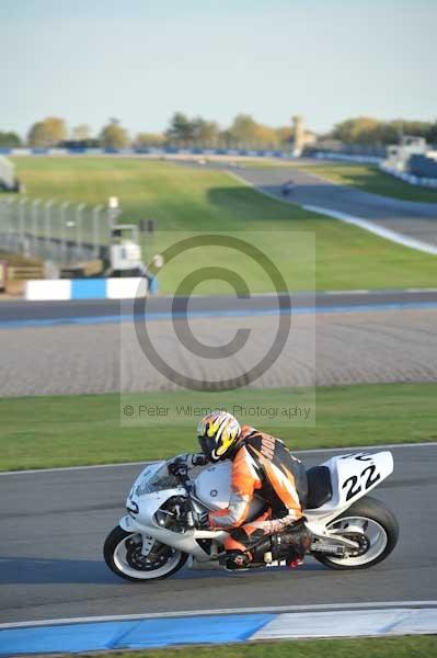 Motorcycle action photographs;donington;donington park leicestershire;donington photographs;event digital images;eventdigitalimages;no limits trackday;peter wileman photography;trackday;trackday digital images;trackday photos
