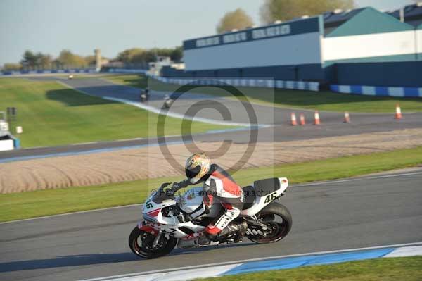 Motorcycle action photographs;donington;donington park leicestershire;donington photographs;event digital images;eventdigitalimages;no limits trackday;peter wileman photography;trackday;trackday digital images;trackday photos