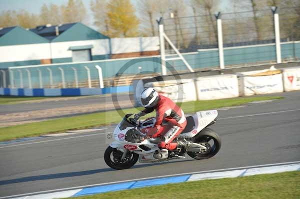 Motorcycle action photographs;donington;donington park leicestershire;donington photographs;event digital images;eventdigitalimages;no limits trackday;peter wileman photography;trackday;trackday digital images;trackday photos