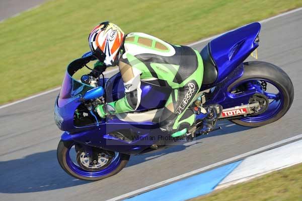 Motorcycle action photographs;donington;donington park leicestershire;donington photographs;event digital images;eventdigitalimages;no limits trackday;peter wileman photography;trackday;trackday digital images;trackday photos