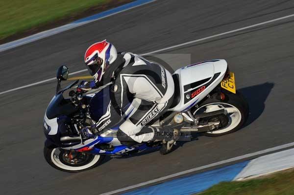 Motorcycle action photographs;donington;donington park leicestershire;donington photographs;event digital images;eventdigitalimages;no limits trackday;peter wileman photography;trackday;trackday digital images;trackday photos