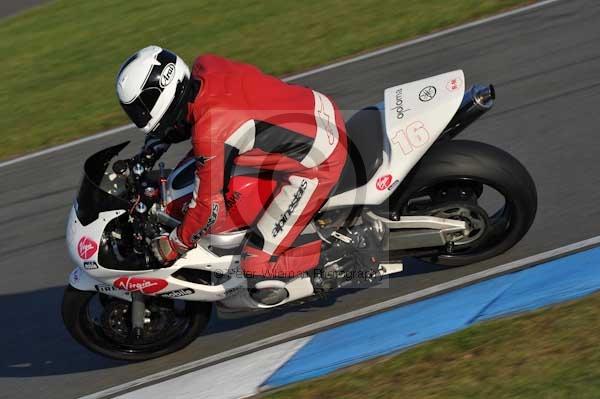 Motorcycle action photographs;donington;donington park leicestershire;donington photographs;event digital images;eventdigitalimages;no limits trackday;peter wileman photography;trackday;trackday digital images;trackday photos