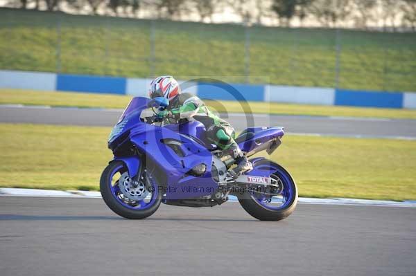 Motorcycle action photographs;donington;donington park leicestershire;donington photographs;event digital images;eventdigitalimages;no limits trackday;peter wileman photography;trackday;trackday digital images;trackday photos
