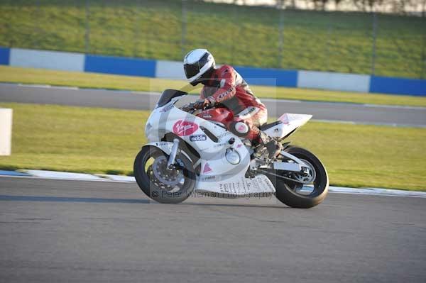 Motorcycle action photographs;donington;donington park leicestershire;donington photographs;event digital images;eventdigitalimages;no limits trackday;peter wileman photography;trackday;trackday digital images;trackday photos