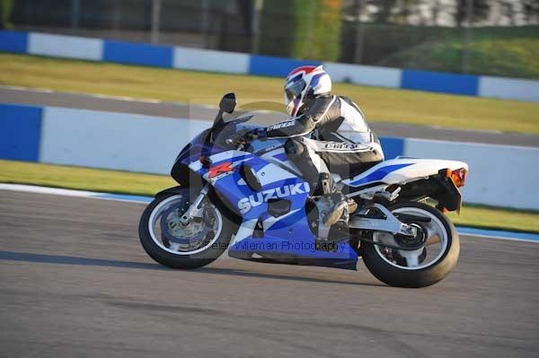Motorcycle action photographs;donington;donington park leicestershire;donington photographs;event digital images;eventdigitalimages;no limits trackday;peter wileman photography;trackday;trackday digital images;trackday photos