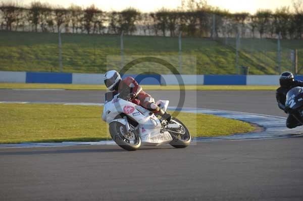 Motorcycle action photographs;donington;donington park leicestershire;donington photographs;event digital images;eventdigitalimages;no limits trackday;peter wileman photography;trackday;trackday digital images;trackday photos
