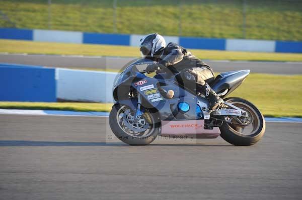 Motorcycle action photographs;donington;donington park leicestershire;donington photographs;event digital images;eventdigitalimages;no limits trackday;peter wileman photography;trackday;trackday digital images;trackday photos