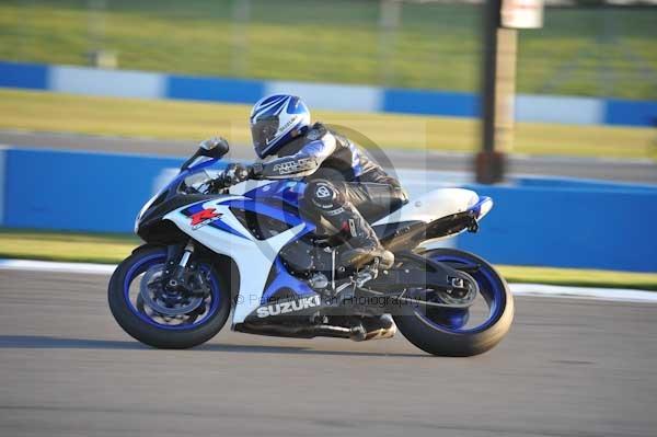 Motorcycle action photographs;donington;donington park leicestershire;donington photographs;event digital images;eventdigitalimages;no limits trackday;peter wileman photography;trackday;trackday digital images;trackday photos