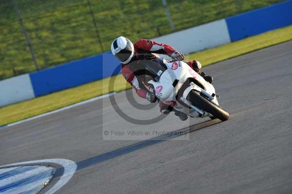 Motorcycle action photographs;donington;donington park leicestershire;donington photographs;event digital images;eventdigitalimages;no limits trackday;peter wileman photography;trackday;trackday digital images;trackday photos