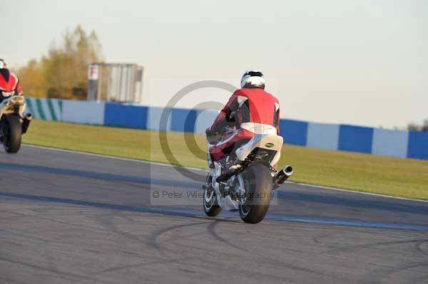 Motorcycle action photographs;donington;donington park leicestershire;donington photographs;event digital images;eventdigitalimages;no limits trackday;peter wileman photography;trackday;trackday digital images;trackday photos