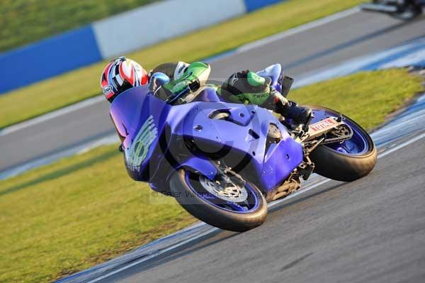 Motorcycle action photographs;donington;donington park leicestershire;donington photographs;event digital images;eventdigitalimages;no limits trackday;peter wileman photography;trackday;trackday digital images;trackday photos