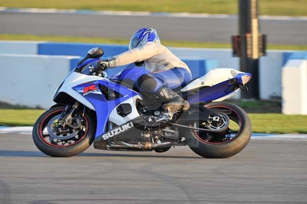 Motorcycle action photographs;donington;donington park leicestershire;donington photographs;event digital images;eventdigitalimages;no limits trackday;peter wileman photography;trackday;trackday digital images;trackday photos