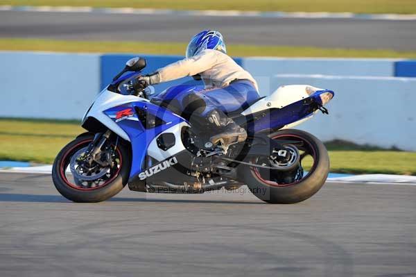 Motorcycle action photographs;donington;donington park leicestershire;donington photographs;event digital images;eventdigitalimages;no limits trackday;peter wileman photography;trackday;trackday digital images;trackday photos