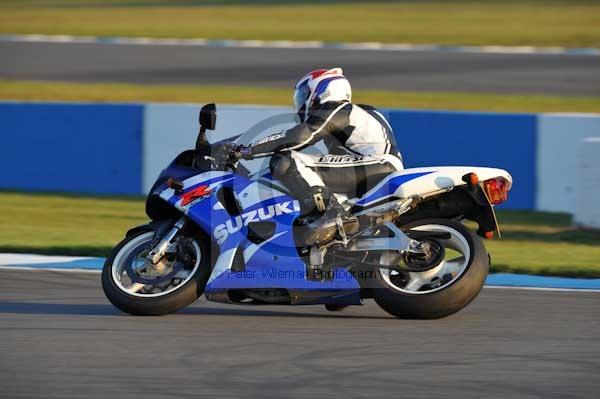 Motorcycle action photographs;donington;donington park leicestershire;donington photographs;event digital images;eventdigitalimages;no limits trackday;peter wileman photography;trackday;trackday digital images;trackday photos