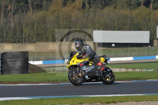 Motorcycle action photographs;donington;donington park leicestershire;donington photographs;event digital images;eventdigitalimages;no limits trackday;peter wileman photography;trackday;trackday digital images;trackday photos
