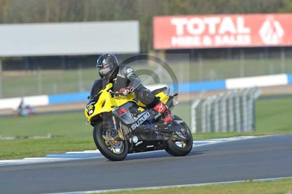 Motorcycle action photographs;donington;donington park leicestershire;donington photographs;event digital images;eventdigitalimages;no limits trackday;peter wileman photography;trackday;trackday digital images;trackday photos