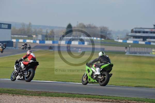 Motorcycle action photographs;donington;donington park leicestershire;donington photographs;event digital images;eventdigitalimages;no limits trackday;peter wileman photography;trackday;trackday digital images;trackday photos