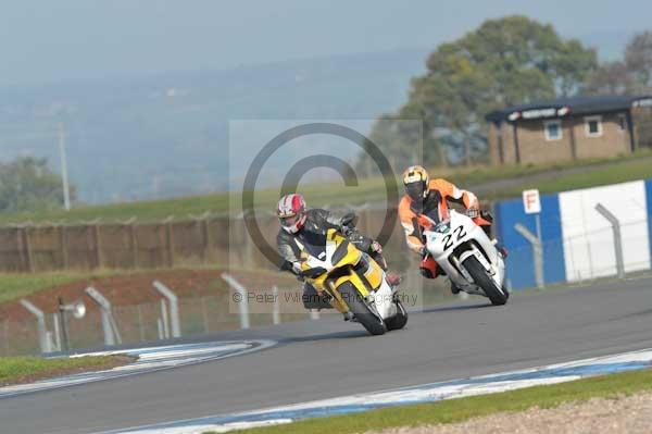 Motorcycle action photographs;donington;donington park leicestershire;donington photographs;event digital images;eventdigitalimages;no limits trackday;peter wileman photography;trackday;trackday digital images;trackday photos