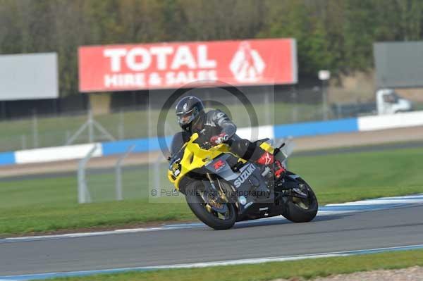 Motorcycle action photographs;donington;donington park leicestershire;donington photographs;event digital images;eventdigitalimages;no limits trackday;peter wileman photography;trackday;trackday digital images;trackday photos