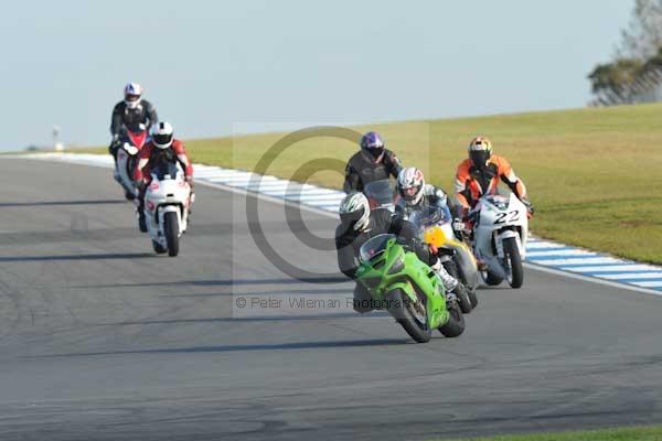 Motorcycle action photographs;donington;donington park leicestershire;donington photographs;event digital images;eventdigitalimages;no limits trackday;peter wileman photography;trackday;trackday digital images;trackday photos