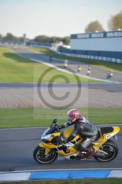 Motorcycle action photographs;donington;donington park leicestershire;donington photographs;event digital images;eventdigitalimages;no limits trackday;peter wileman photography;trackday;trackday digital images;trackday photos