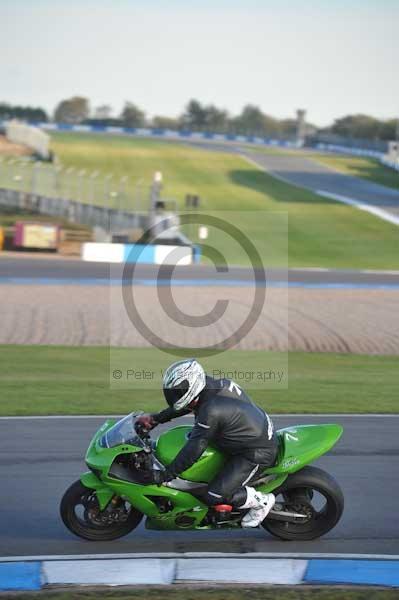 Motorcycle action photographs;donington;donington park leicestershire;donington photographs;event digital images;eventdigitalimages;no limits trackday;peter wileman photography;trackday;trackday digital images;trackday photos