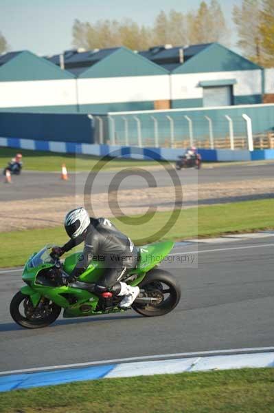 Motorcycle action photographs;donington;donington park leicestershire;donington photographs;event digital images;eventdigitalimages;no limits trackday;peter wileman photography;trackday;trackday digital images;trackday photos