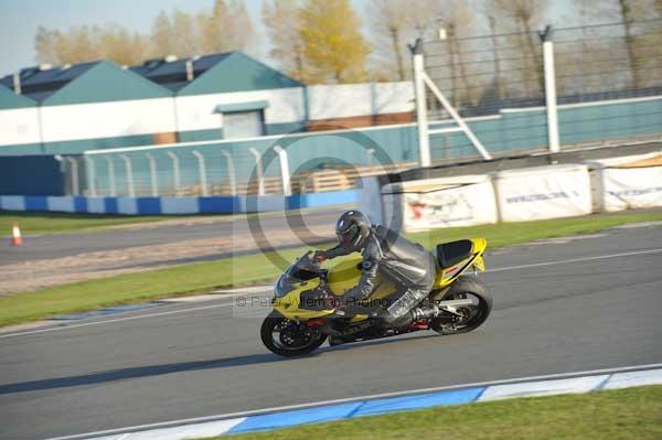 Motorcycle action photographs;donington;donington park leicestershire;donington photographs;event digital images;eventdigitalimages;no limits trackday;peter wileman photography;trackday;trackday digital images;trackday photos