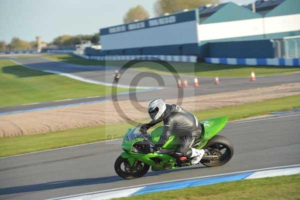 Motorcycle action photographs;donington;donington park leicestershire;donington photographs;event digital images;eventdigitalimages;no limits trackday;peter wileman photography;trackday;trackday digital images;trackday photos
