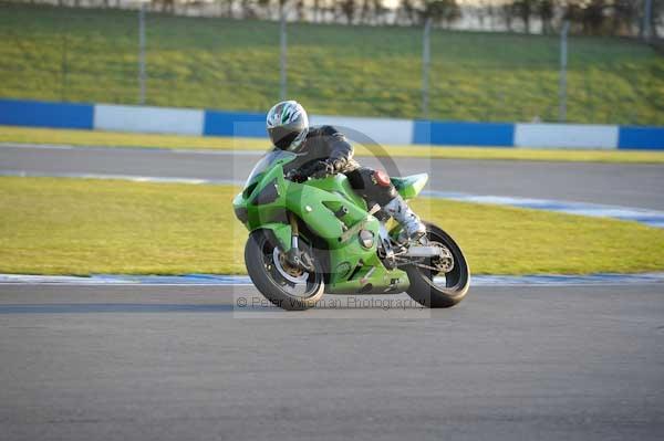 Motorcycle action photographs;donington;donington park leicestershire;donington photographs;event digital images;eventdigitalimages;no limits trackday;peter wileman photography;trackday;trackday digital images;trackday photos