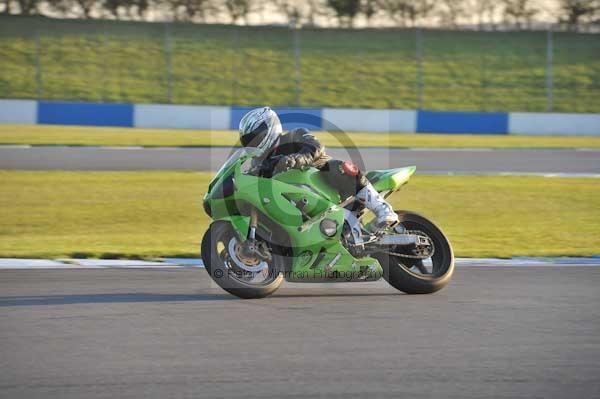 Motorcycle action photographs;donington;donington park leicestershire;donington photographs;event digital images;eventdigitalimages;no limits trackday;peter wileman photography;trackday;trackday digital images;trackday photos