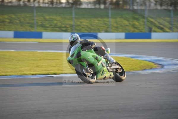 Motorcycle action photographs;donington;donington park leicestershire;donington photographs;event digital images;eventdigitalimages;no limits trackday;peter wileman photography;trackday;trackday digital images;trackday photos