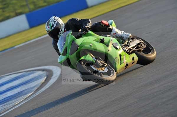 Motorcycle action photographs;donington;donington park leicestershire;donington photographs;event digital images;eventdigitalimages;no limits trackday;peter wileman photography;trackday;trackday digital images;trackday photos