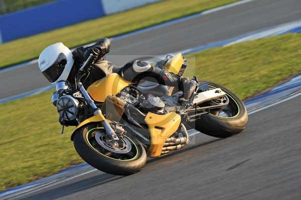 Motorcycle action photographs;donington;donington park leicestershire;donington photographs;event digital images;eventdigitalimages;no limits trackday;peter wileman photography;trackday;trackday digital images;trackday photos
